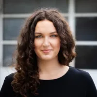 Katherina Tustea Dealfront